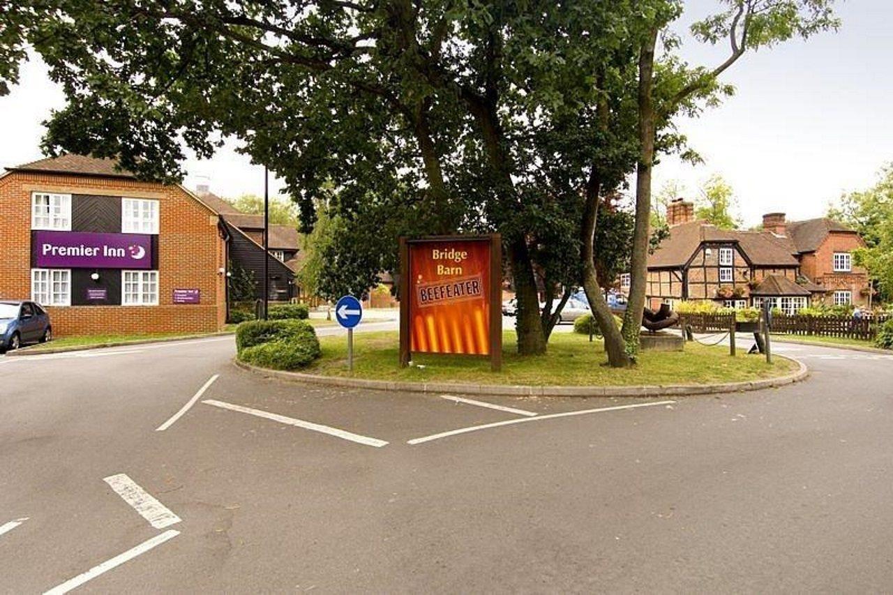 Premier Inn Woking West - A324 Exterior photo