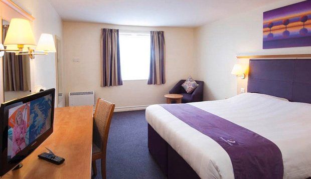 Premier Inn Woking West - A324 Exterior photo